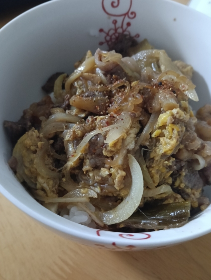 すき焼きの残りで卵とじ