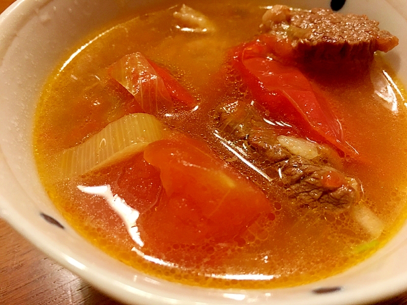 トマトと牛肉の中華風スパイシースープ