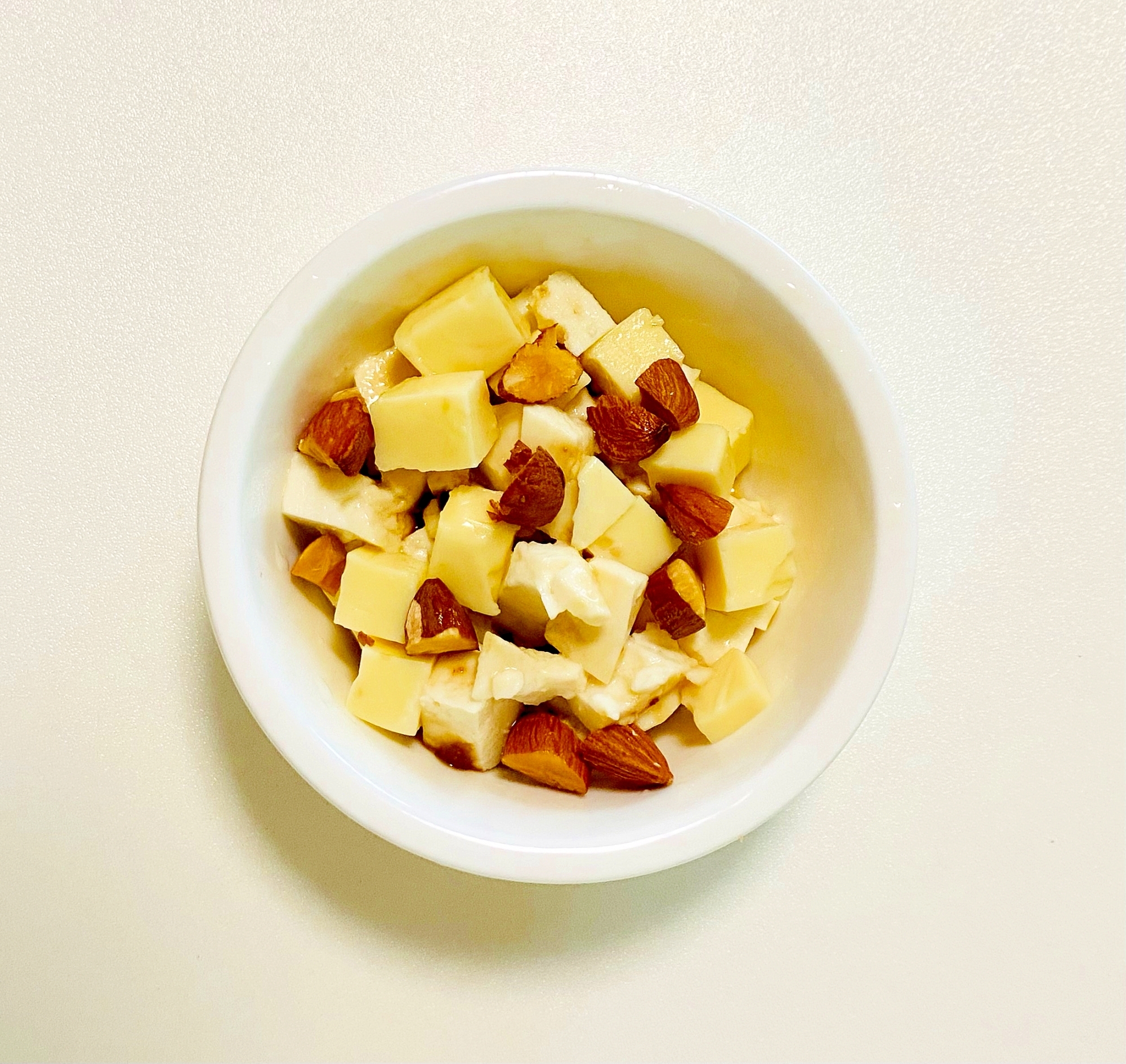 チーズと豆腐とナッツの簡単デザート