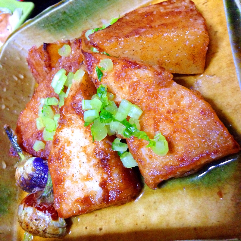 器に盛り付けられた聖護院大根の揚げ出し風