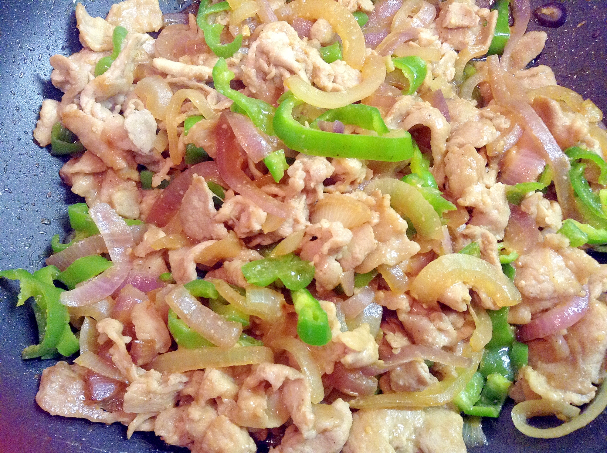 ♡豚肉とピーマンとたまねぎの胡麻味噌炒め♡