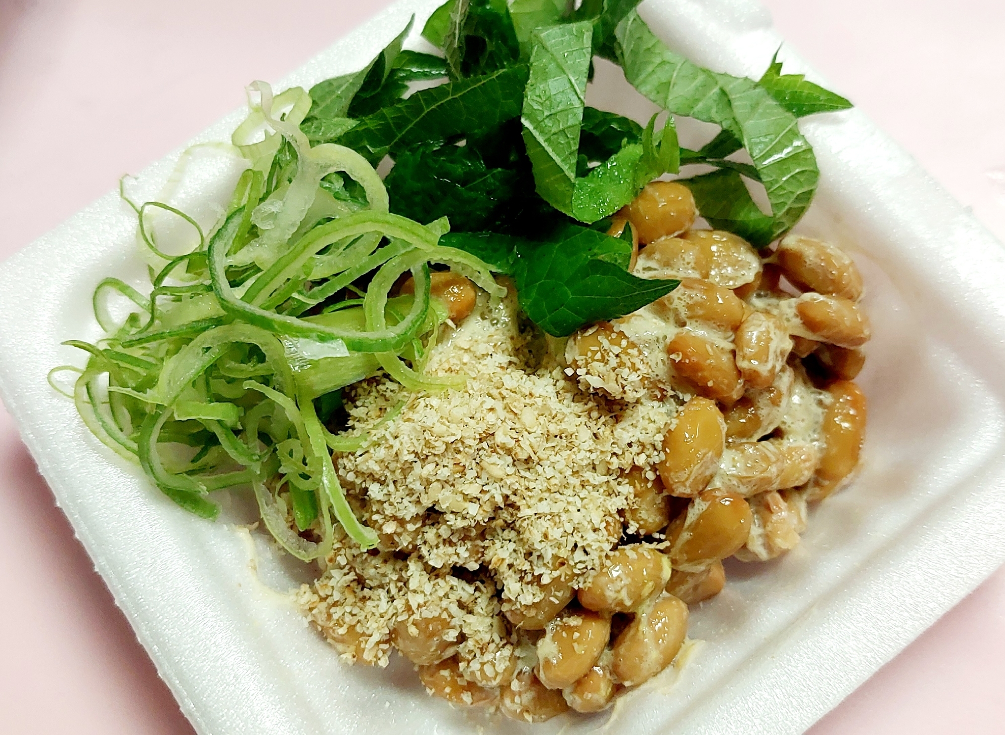 大葉すりごま納豆
