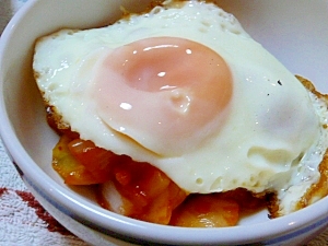 さつま芋のトマト煮　目玉焼きのせ