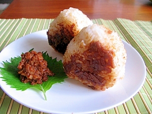 レンコン味噌で、玄米焼きおにぎり♪