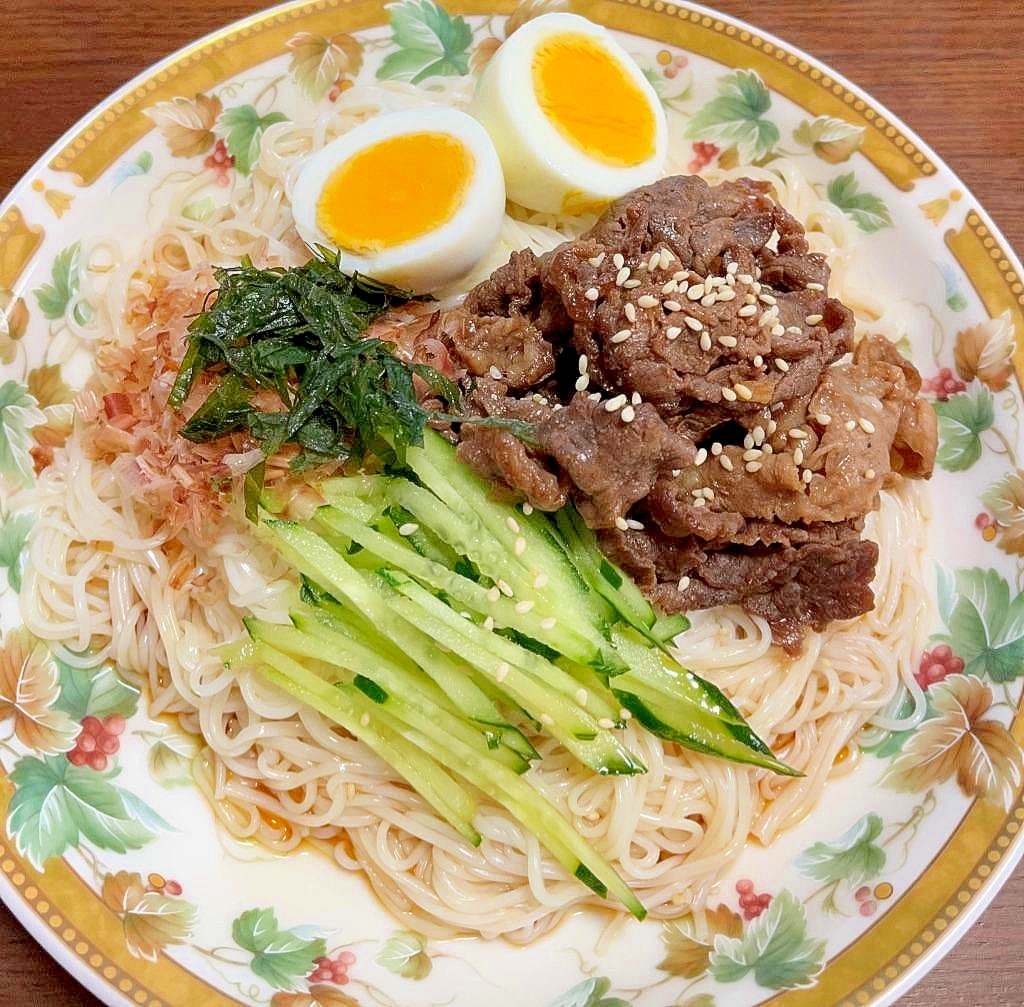 キャンプ飯!お肉のしぐれ煮のせそうめん