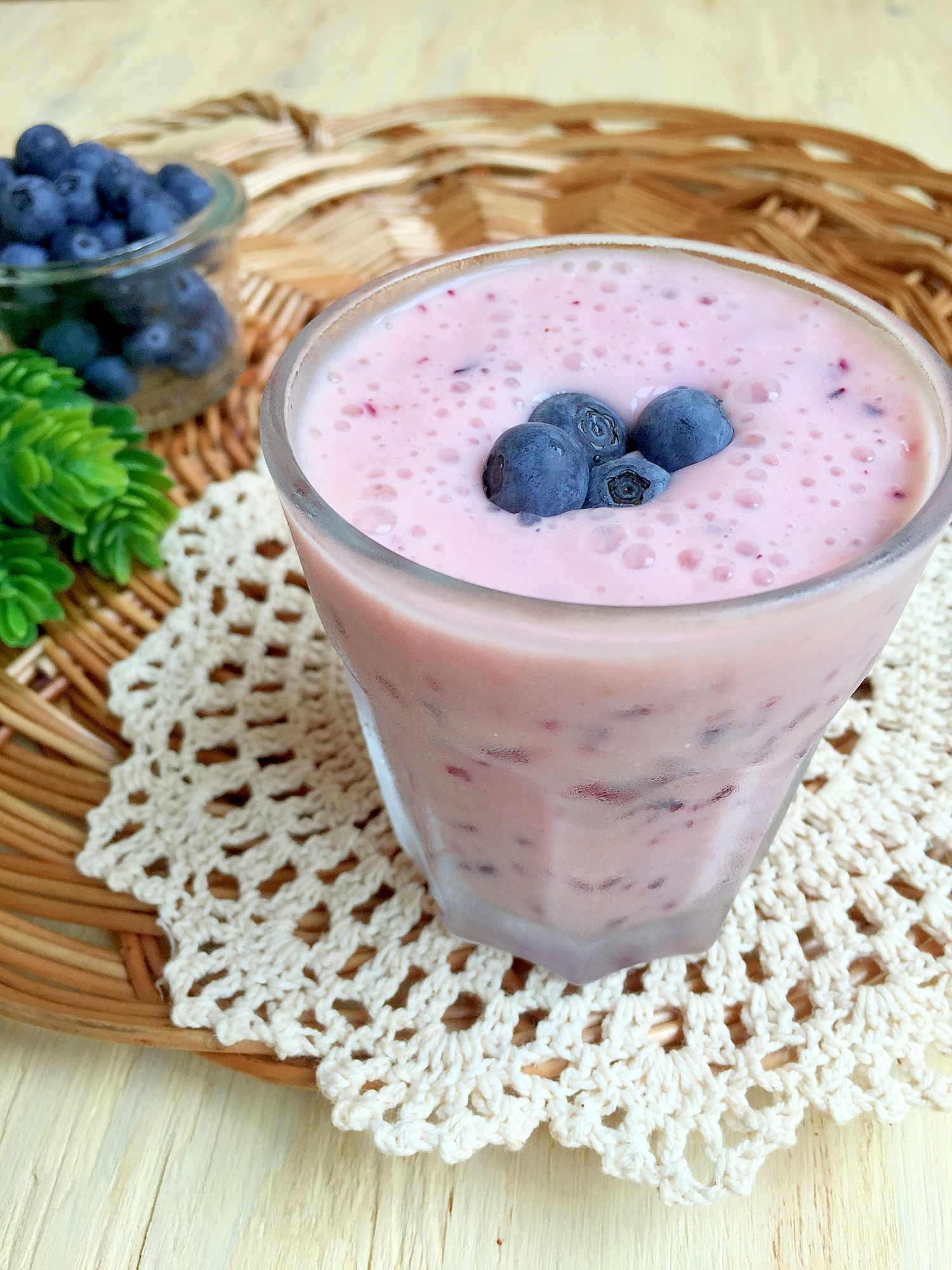 2分で完成 ブルーベリーとヨーグルトのスムージー レシピ 作り方 By Aka Ru 楽天レシピ 2分で完成 ブルーベリーとヨーグルトのスムージー レシピ 作り方 By Aka Ru 楽天レシピ