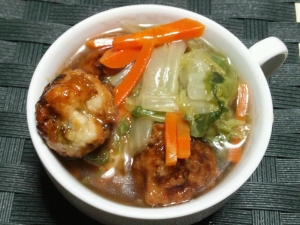 鶏団子と野菜のとろ～り食べるコンソメスープ