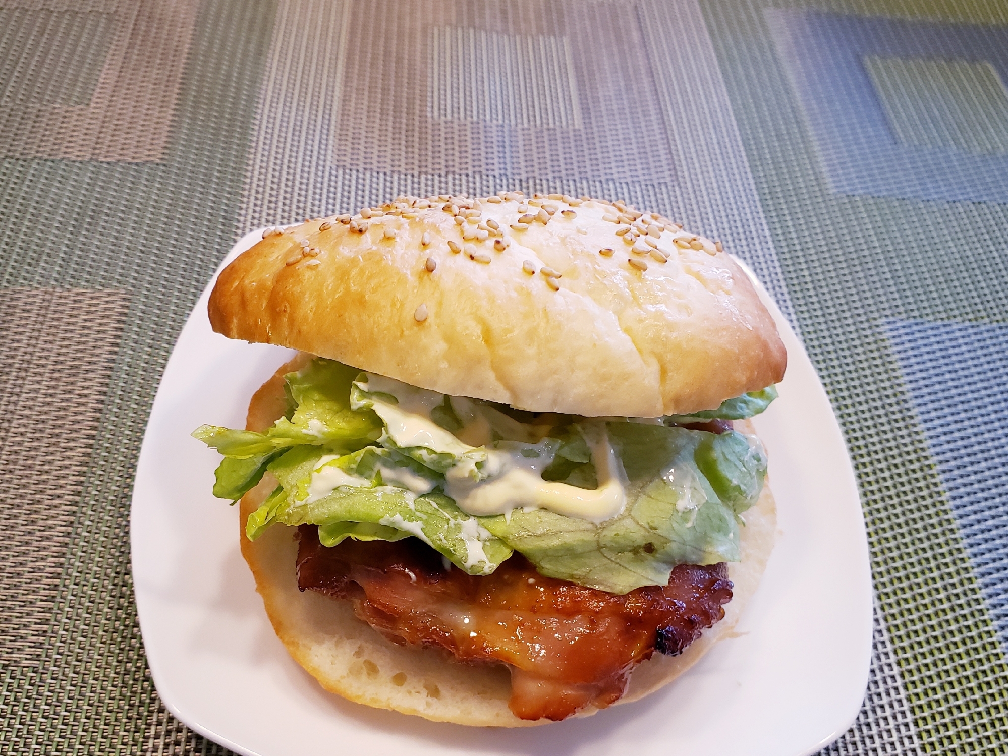 お家で手作り！照り焼きチキンバーガー