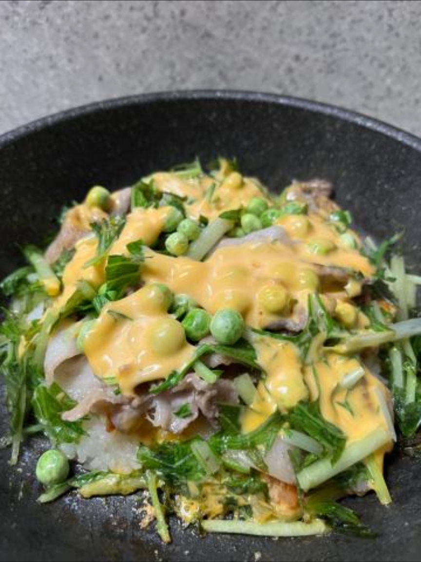 水菜と豚肉のライスピザ風