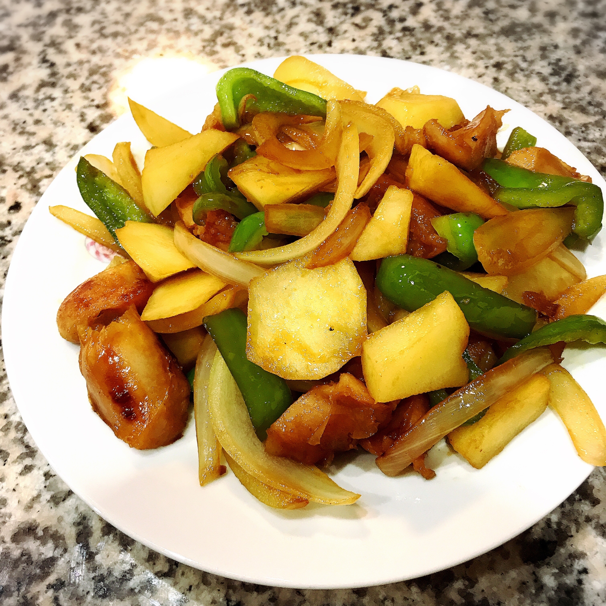 フランクフルトとポテトの野菜炒め