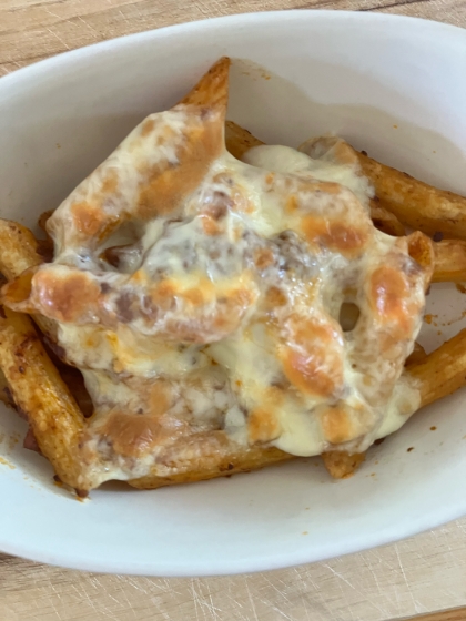 茄子と玉ねぎとウインナーのペンネチーズ