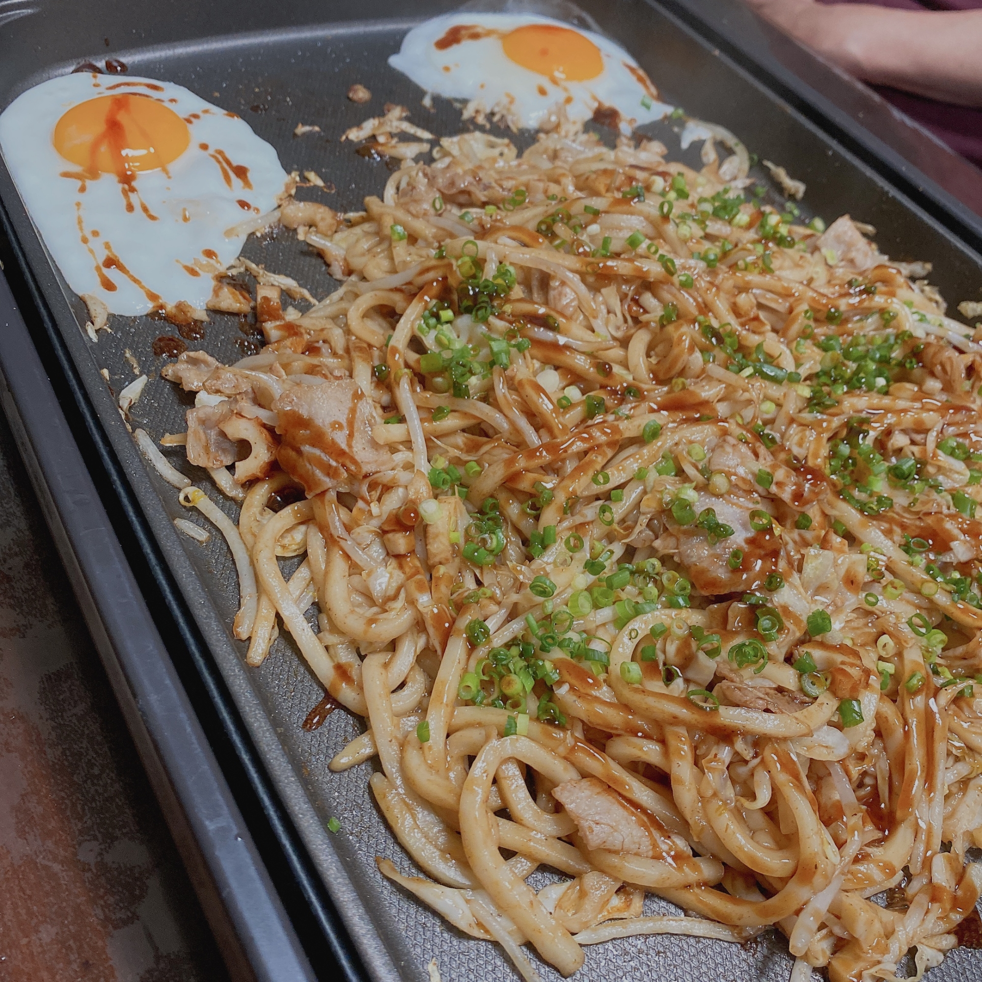 おばあちゃんのホットプレート焼きうどん