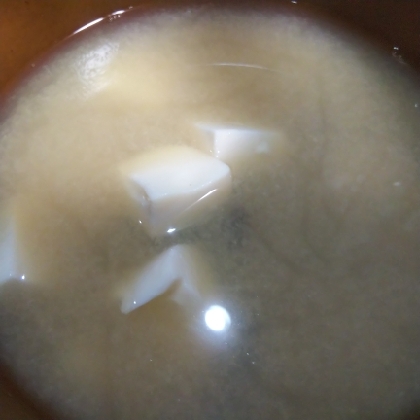 昆布だしの絹ごし豆腐とわかめのお味噌汁˖✧˖°