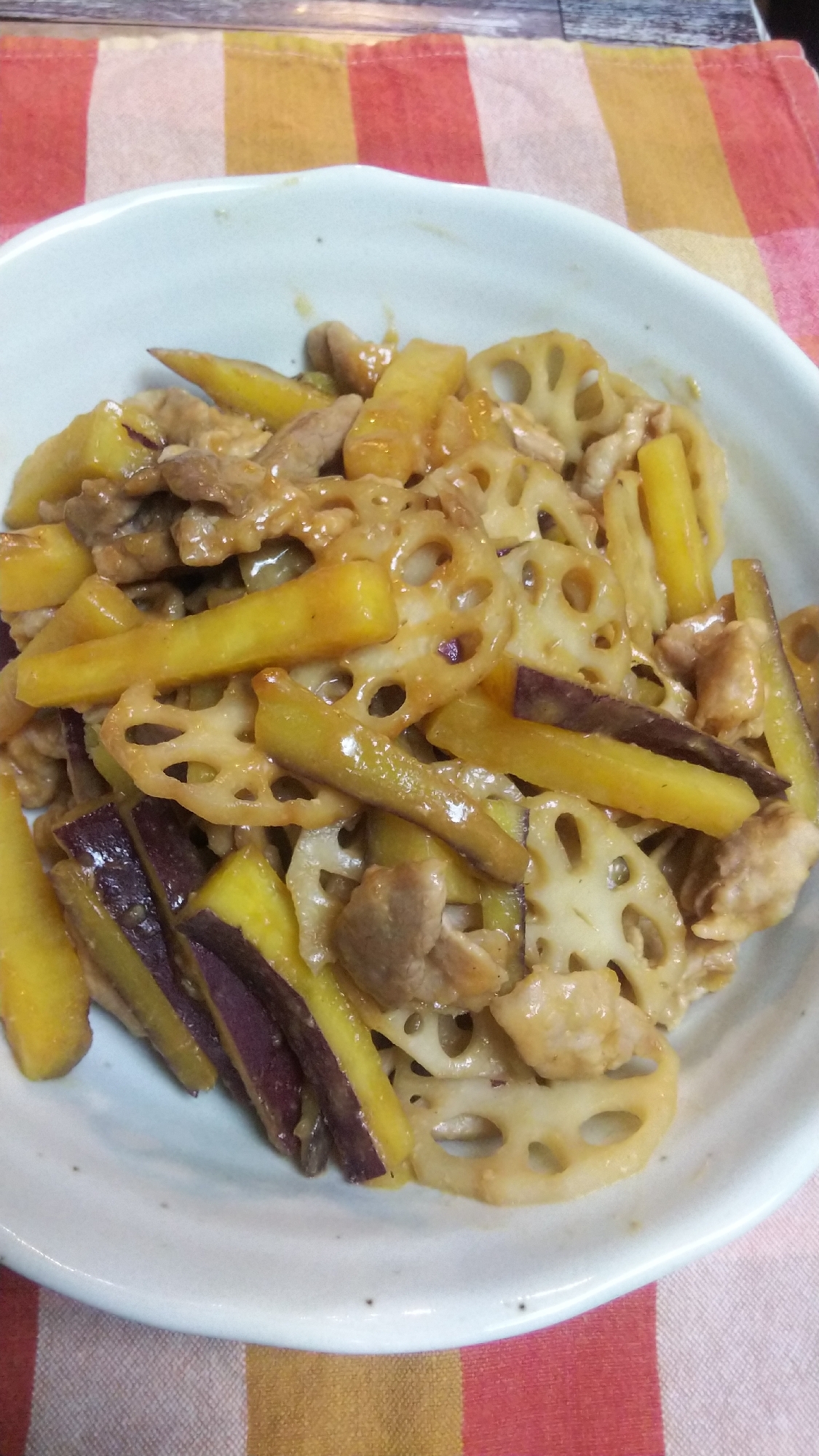 ご飯が進む☆豚肉とさつま芋・蓮根の甘辛味噌炒め