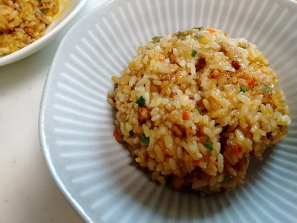 焼き肉のたれで♪挽き肉☆ちくわ☆野菜チャーハン