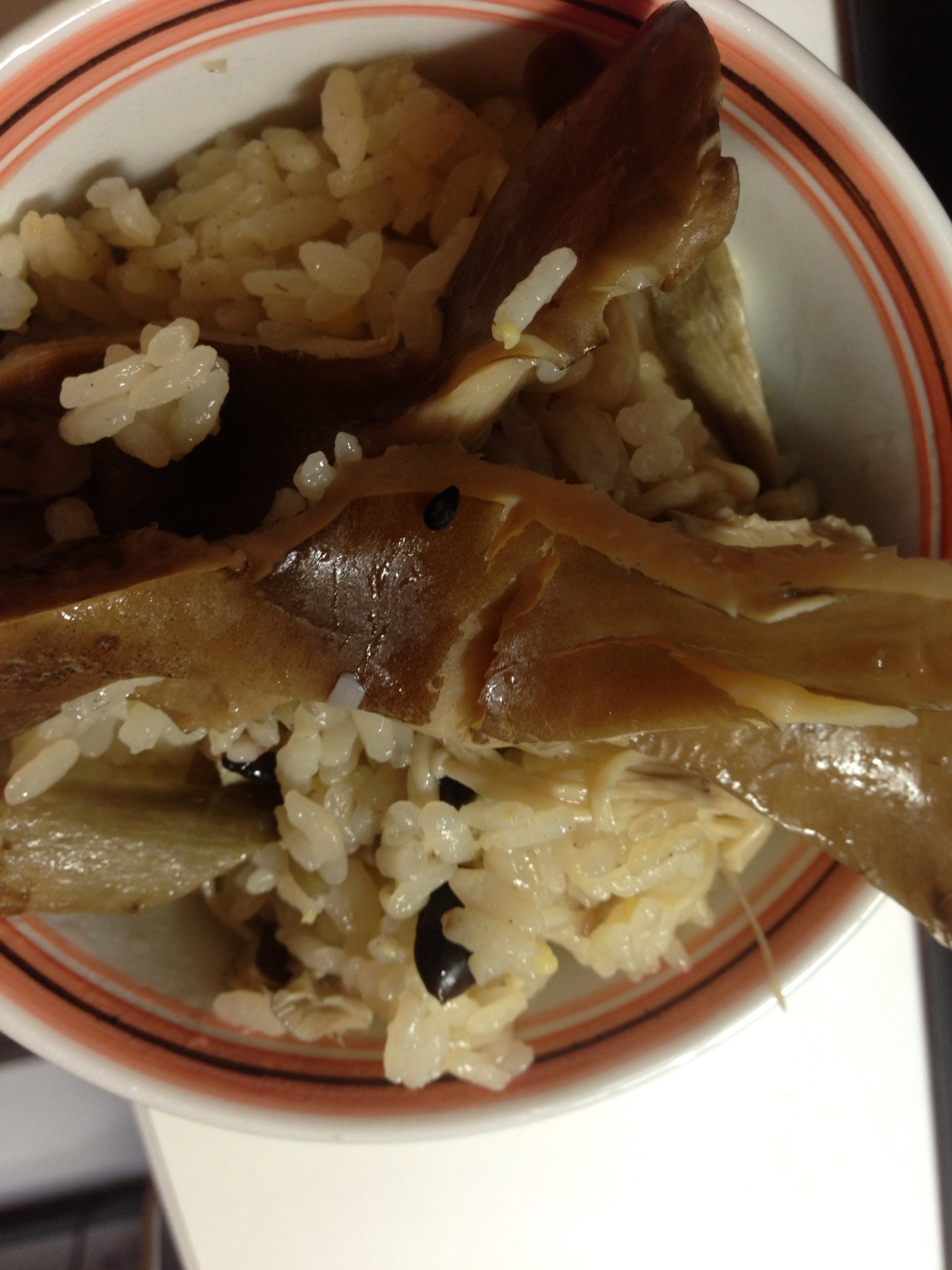 黒あわび茸と十六穀米の炊き込みご飯