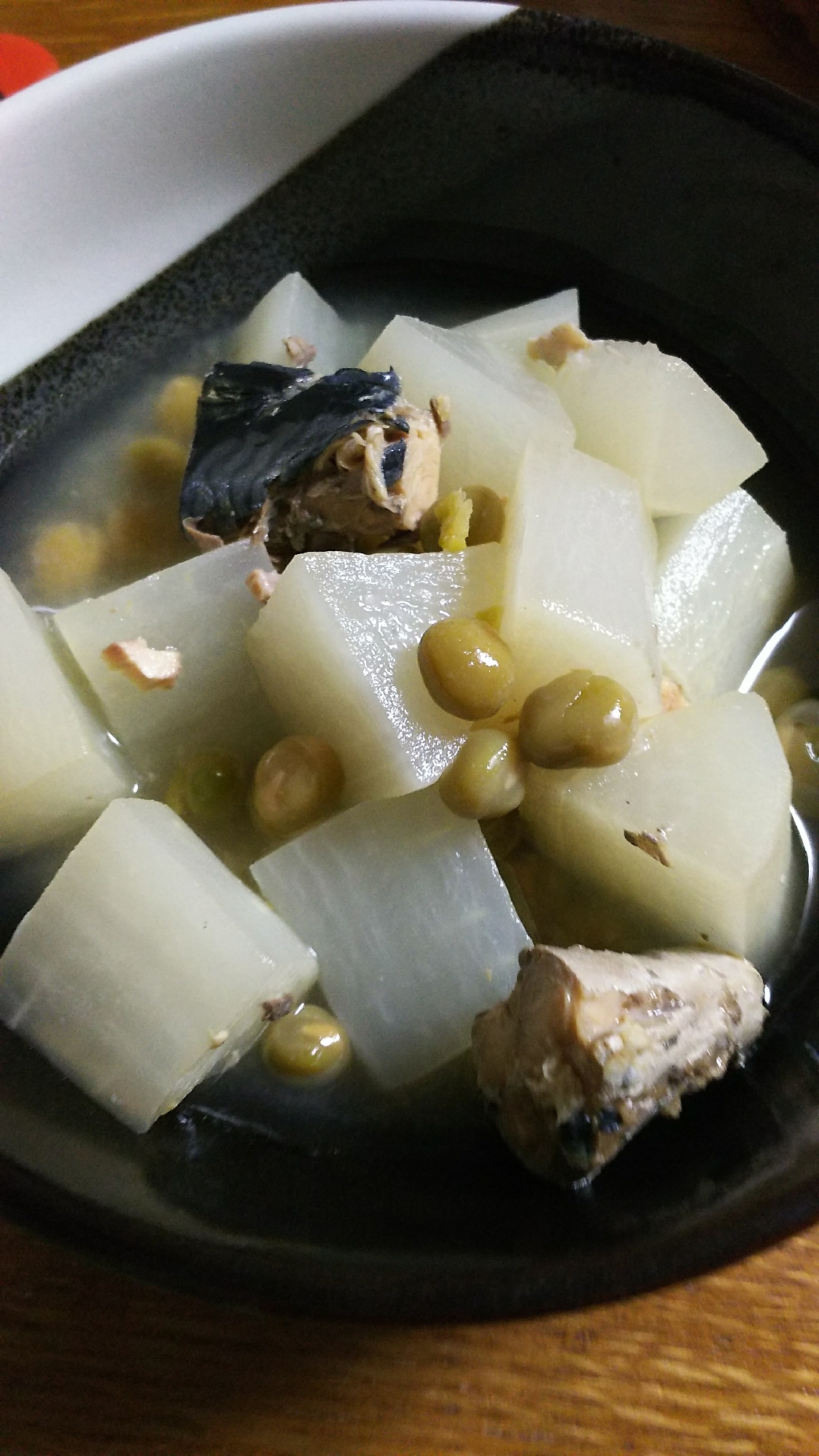 大根と豆と鯖缶の煮物
