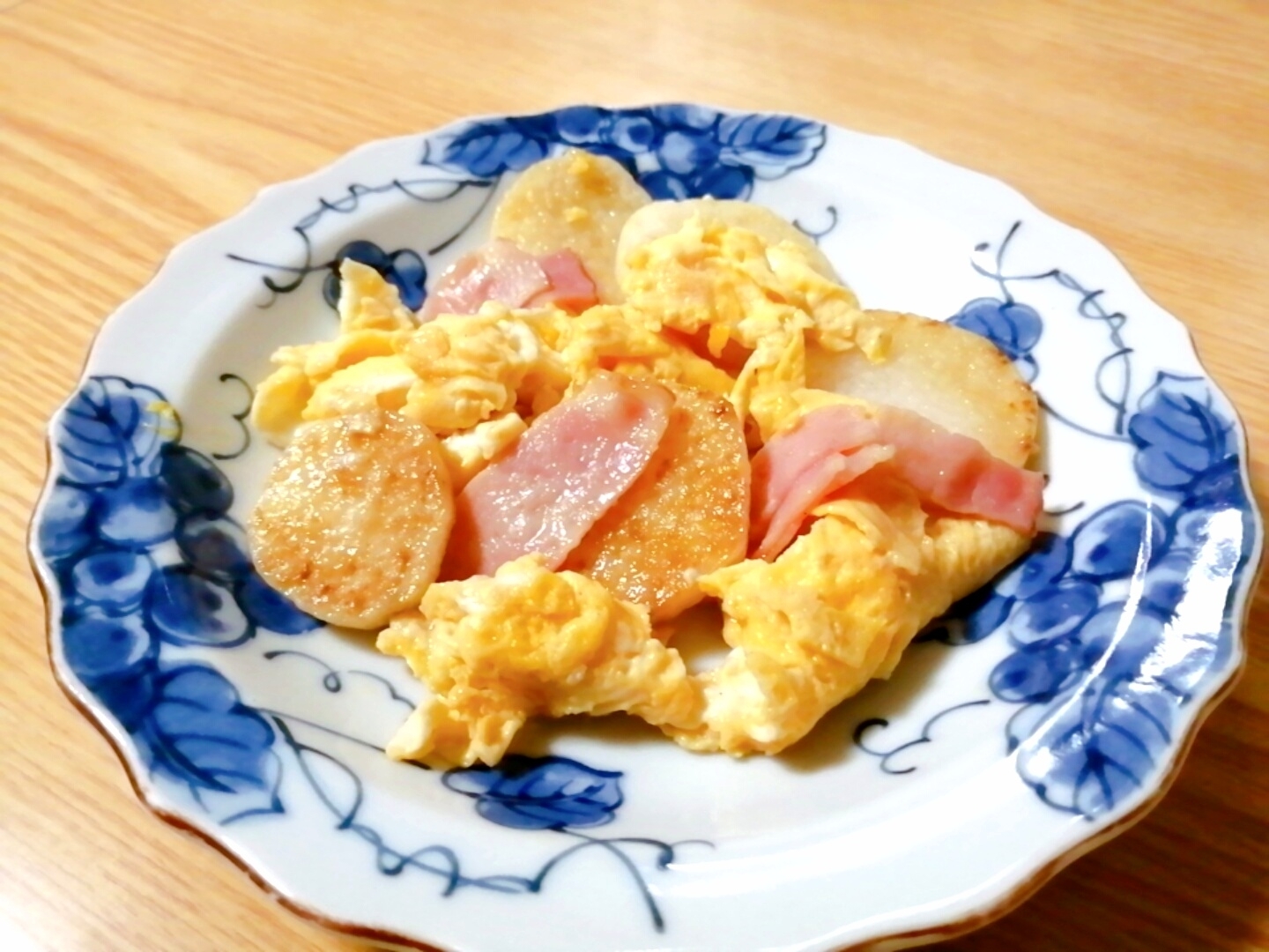 長芋と卵とベーコンの炒め物