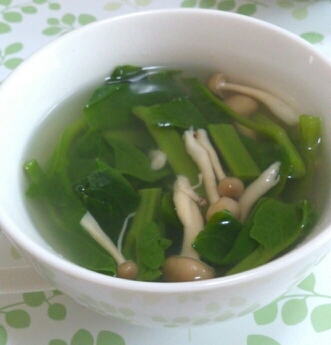 つるむらさきとしめじの中華スープ