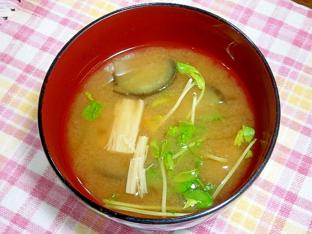 なす・えのきの味噌汁