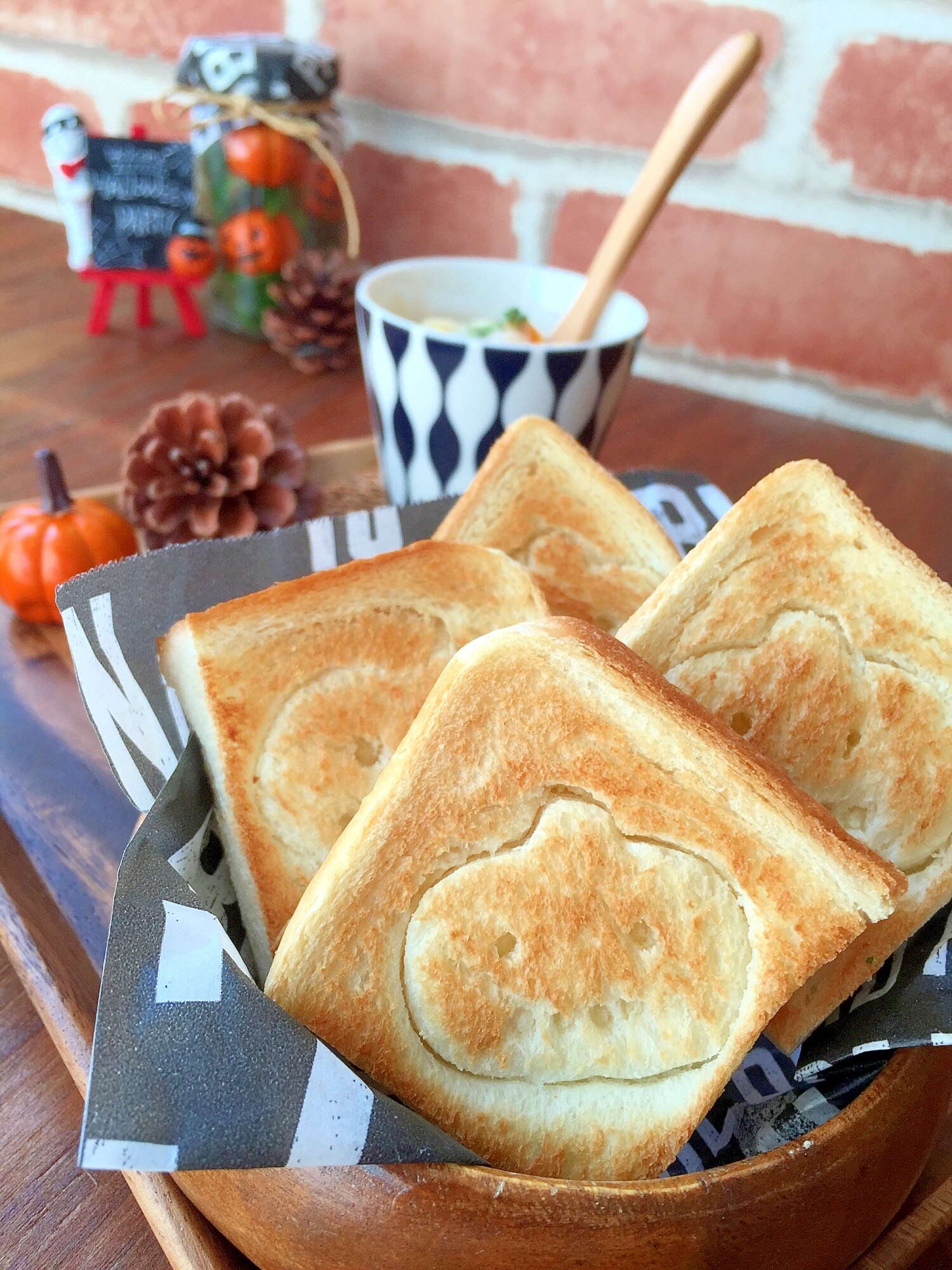 ハロウィン2016】ジャックオランタン♪トースト レシピ・作り方 by aka