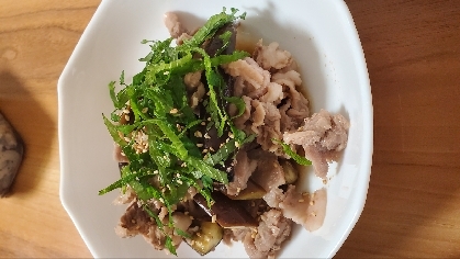 火を使わない、ナスと豚肉の梅肉ソース和え