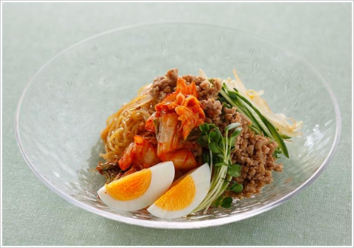 キムチとコチュジャンのビビン麺