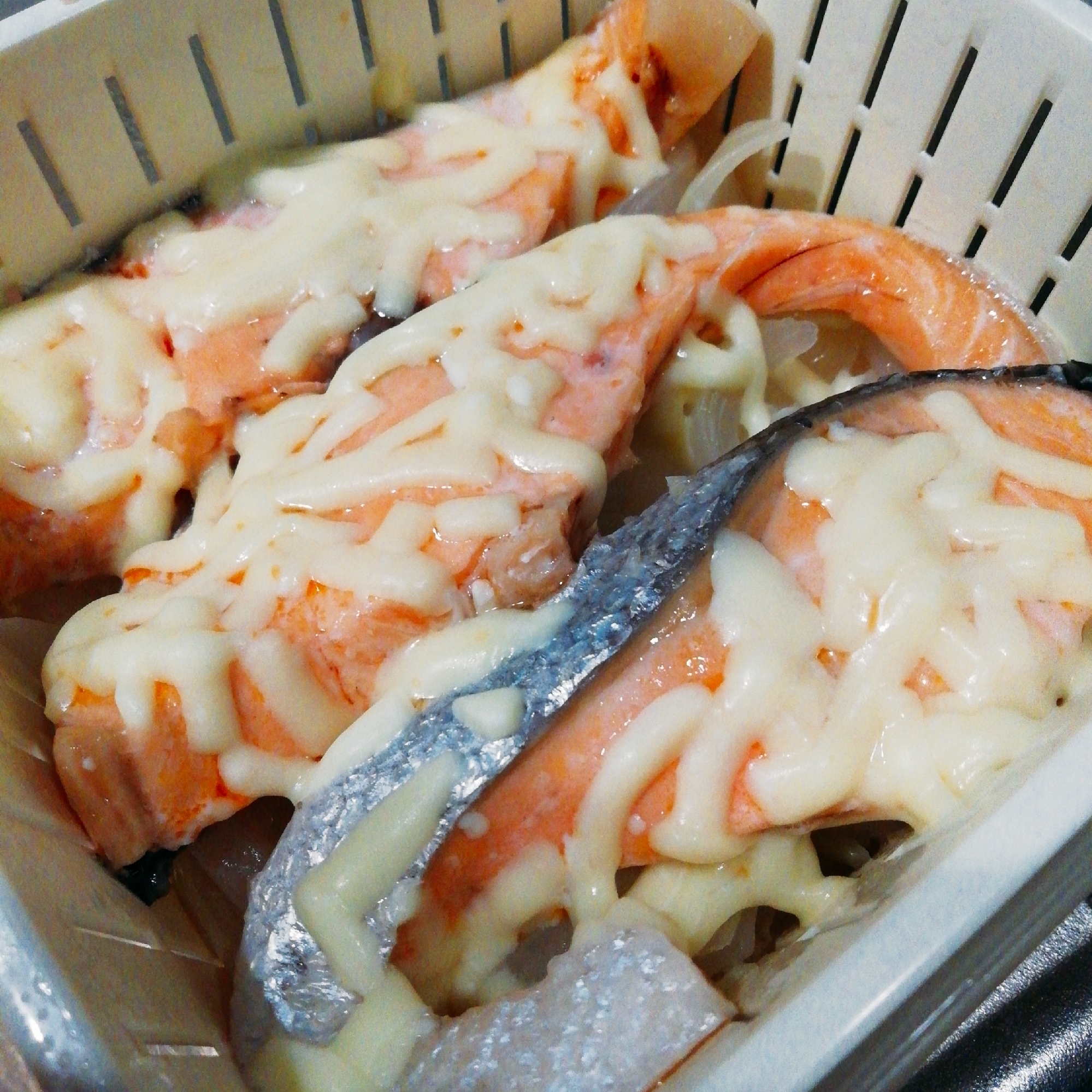 レンジで調理★鮭と玉葱のチーズ蒸し