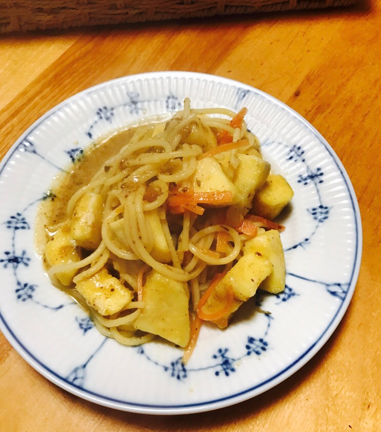 さつまいもと人参のカレー豆乳パスタ