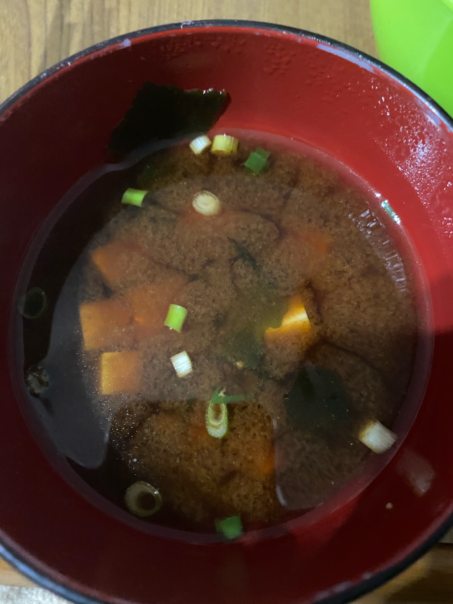 豆腐の赤味噌汁
