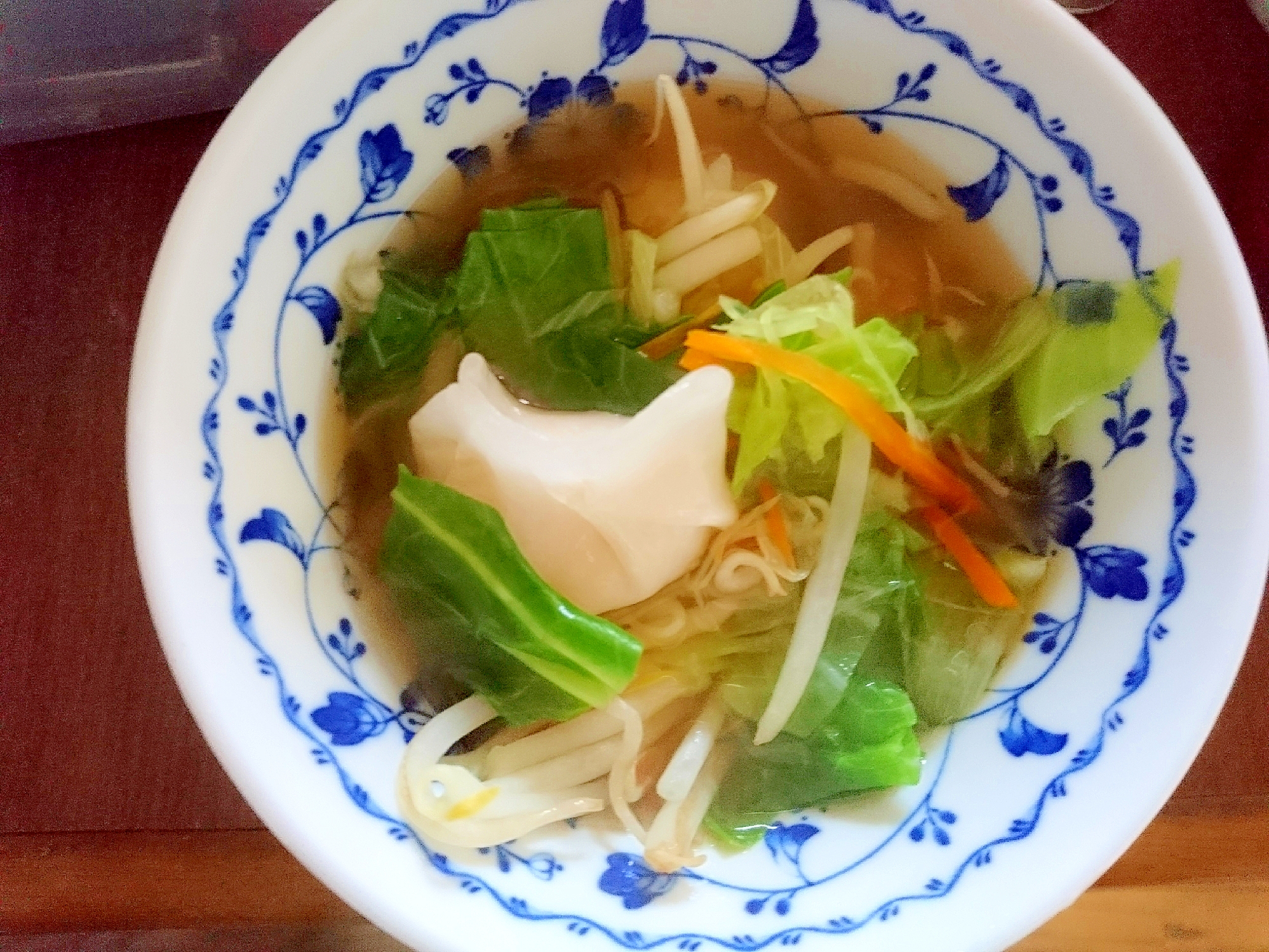 海老餃子ともやしとキャベツのスープ