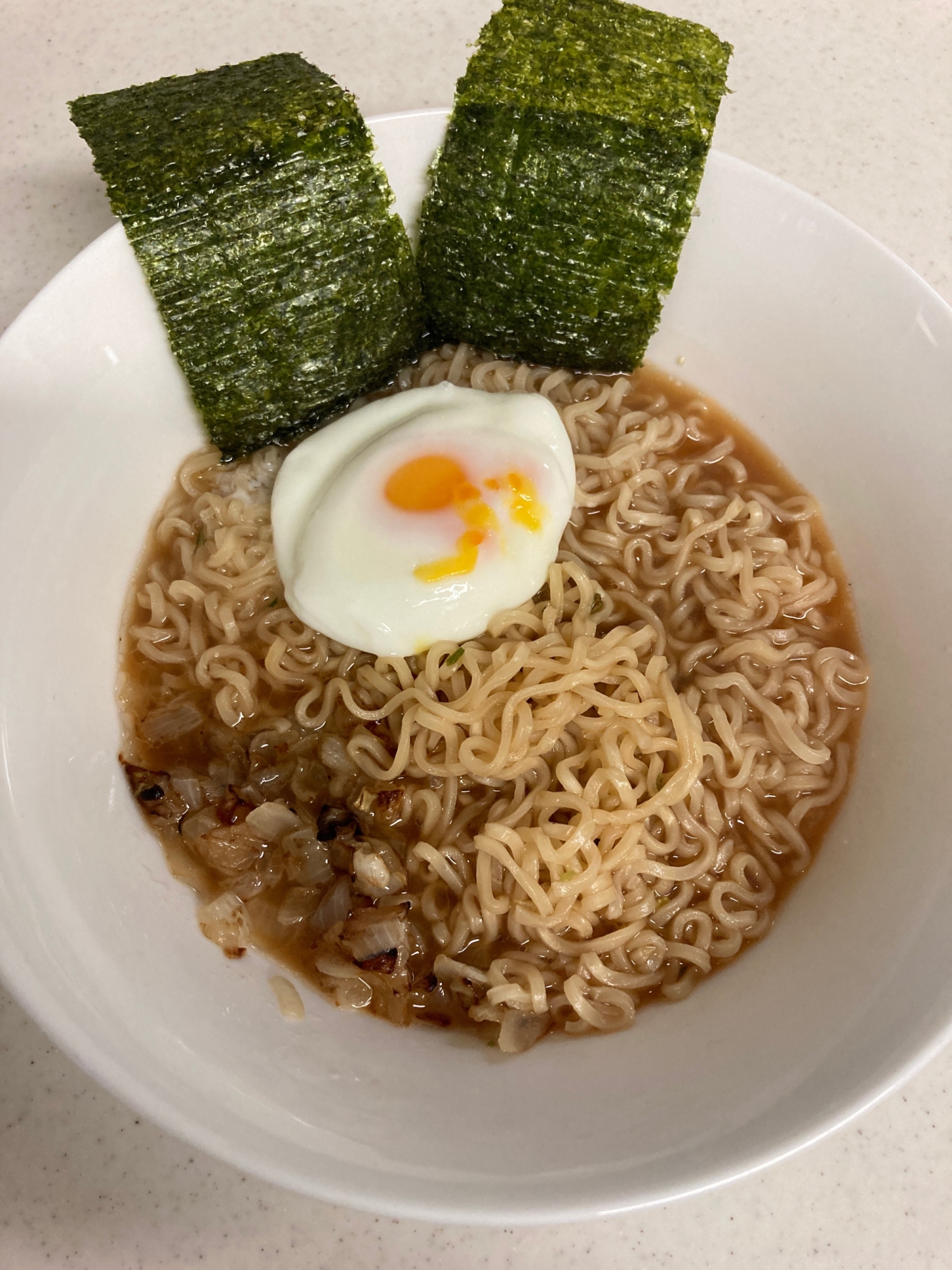 インスタントラーメンを一手間で美味しくさせます！