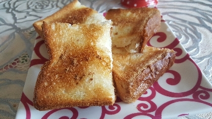 はーい！シナモン大好きですっ♪食パンで簡単に作れてスイート気分ウフウフ♥とっても美味しかったです♥ご馳走様でした(*>∀<*)