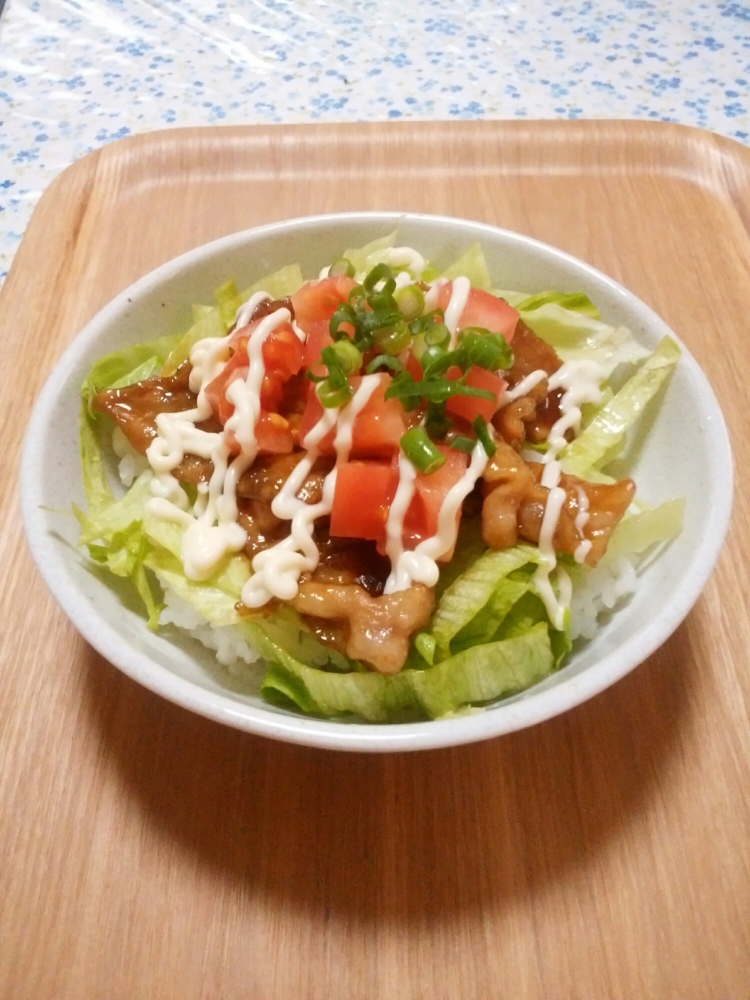 たっぷり野菜のピリ辛＊豚丼＊