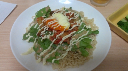 ラーメンサラダって初めて食べたので実物がどんなんか分からないんですけど(笑)、でもこれは美味しかったです！簡単だったのでリピします★！