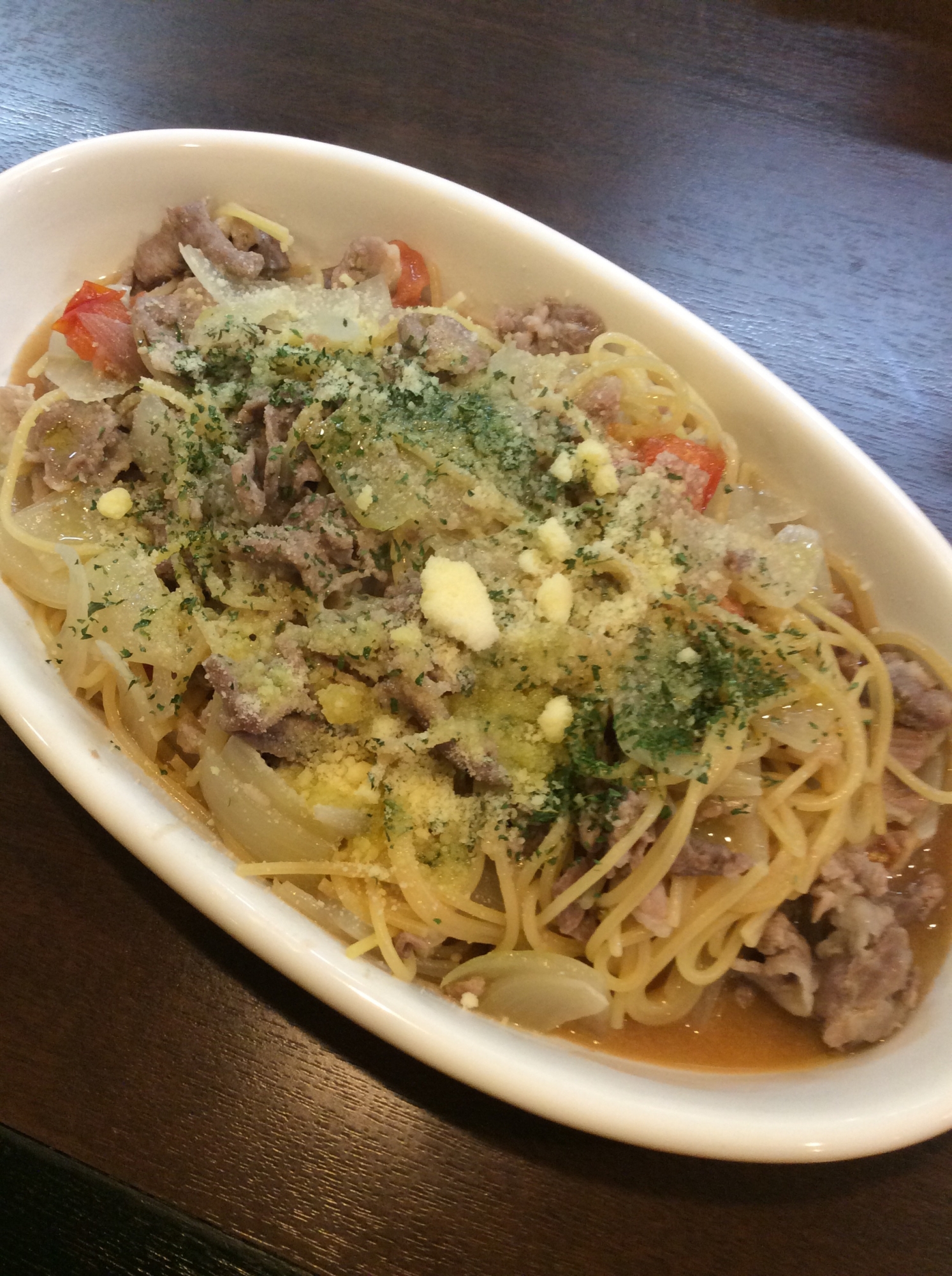 一つ鍋で作る豚肉と玉ねぎたっぷりパスタ