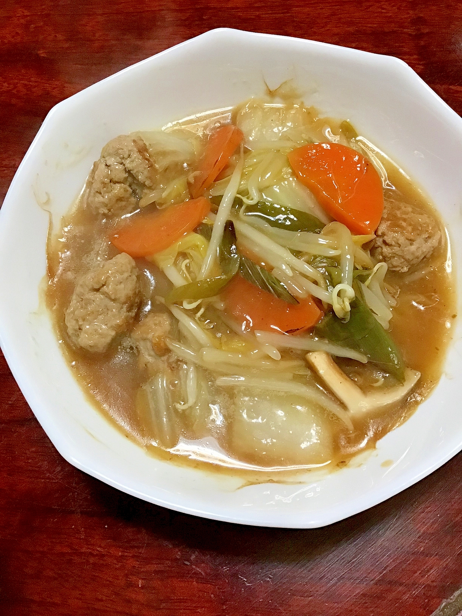 豚肉団子の餡かけ煮。
