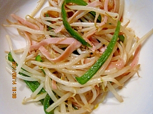 もやし ピーマン ハムのオイスターソース炒め レシピ 作り方 By Tatatann 楽天レシピ