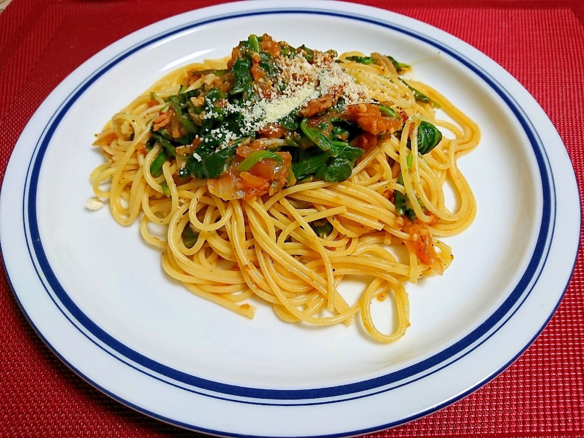 ほうれん草のトマトソースパスタ