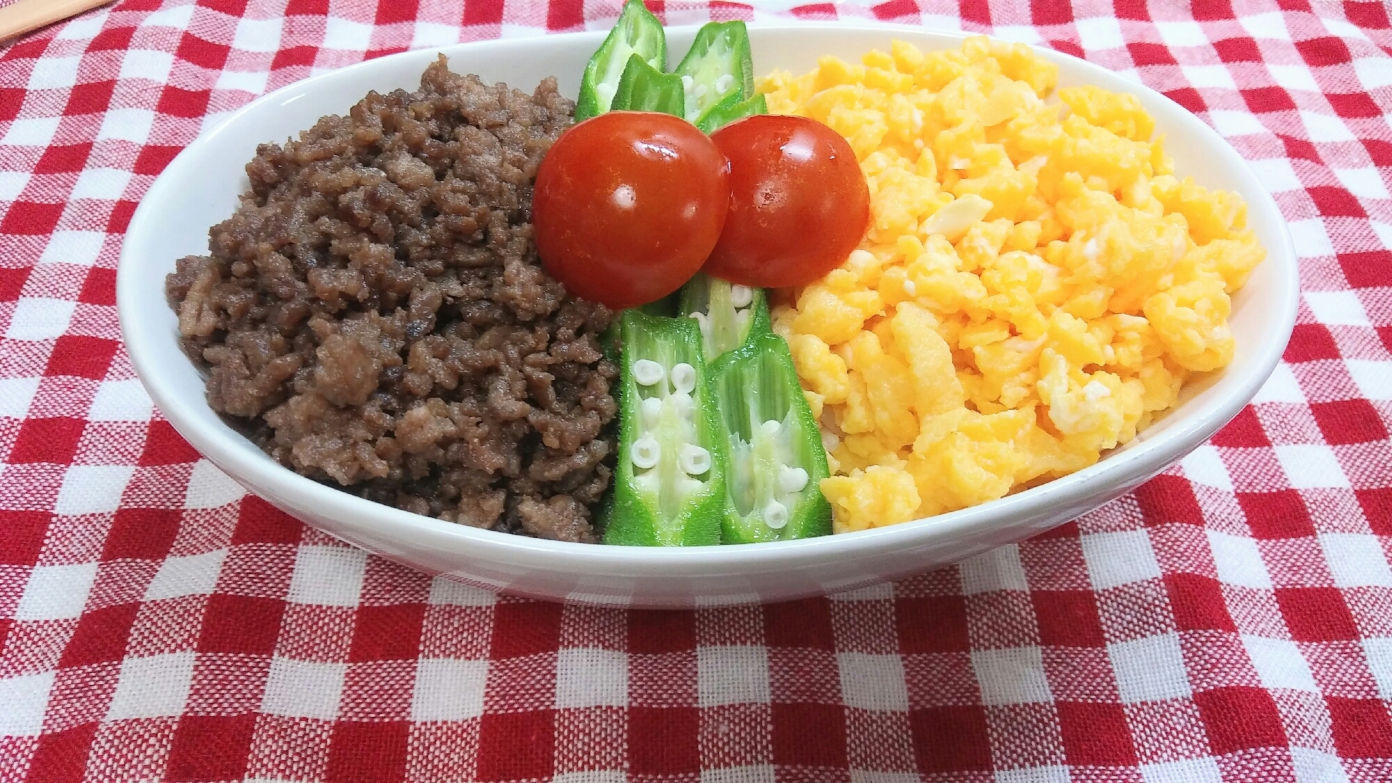 三色丼