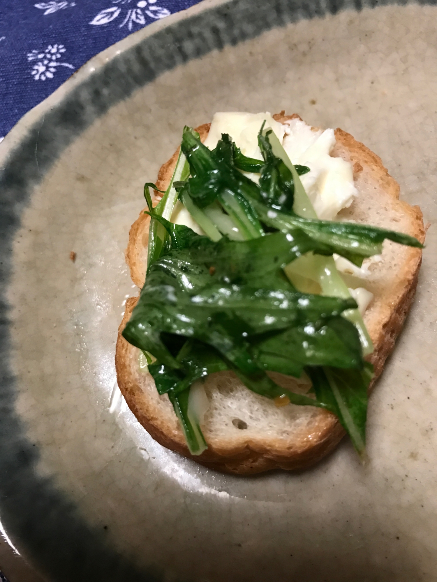 クリームチーズと水菜のタルティーヌ