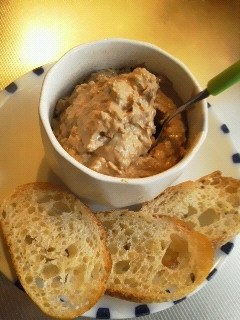 塩っぱくなってしまった鶏レバーのコンフィ、なんとかするレシピを探してました！野菜でシャキシャキ、レモン汁でさっぱりと美味しく変身しましたー！アルコールが進みそう