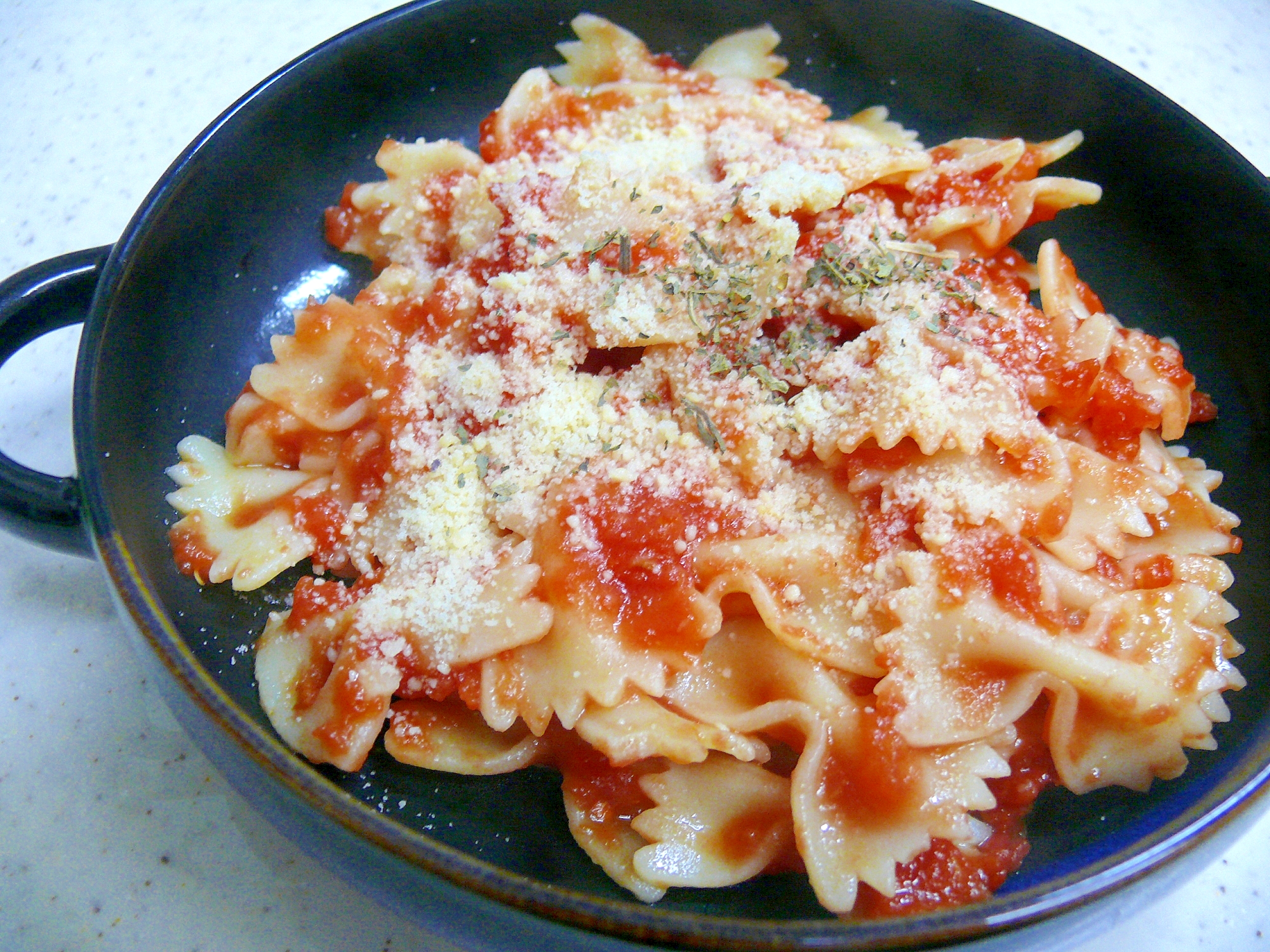 トマトソースのファルファッレ レシピ 作り方 By しのち 楽天レシピ トマトソースのファルファッレ レシピ 作り方 By しのち 楽天レシピ