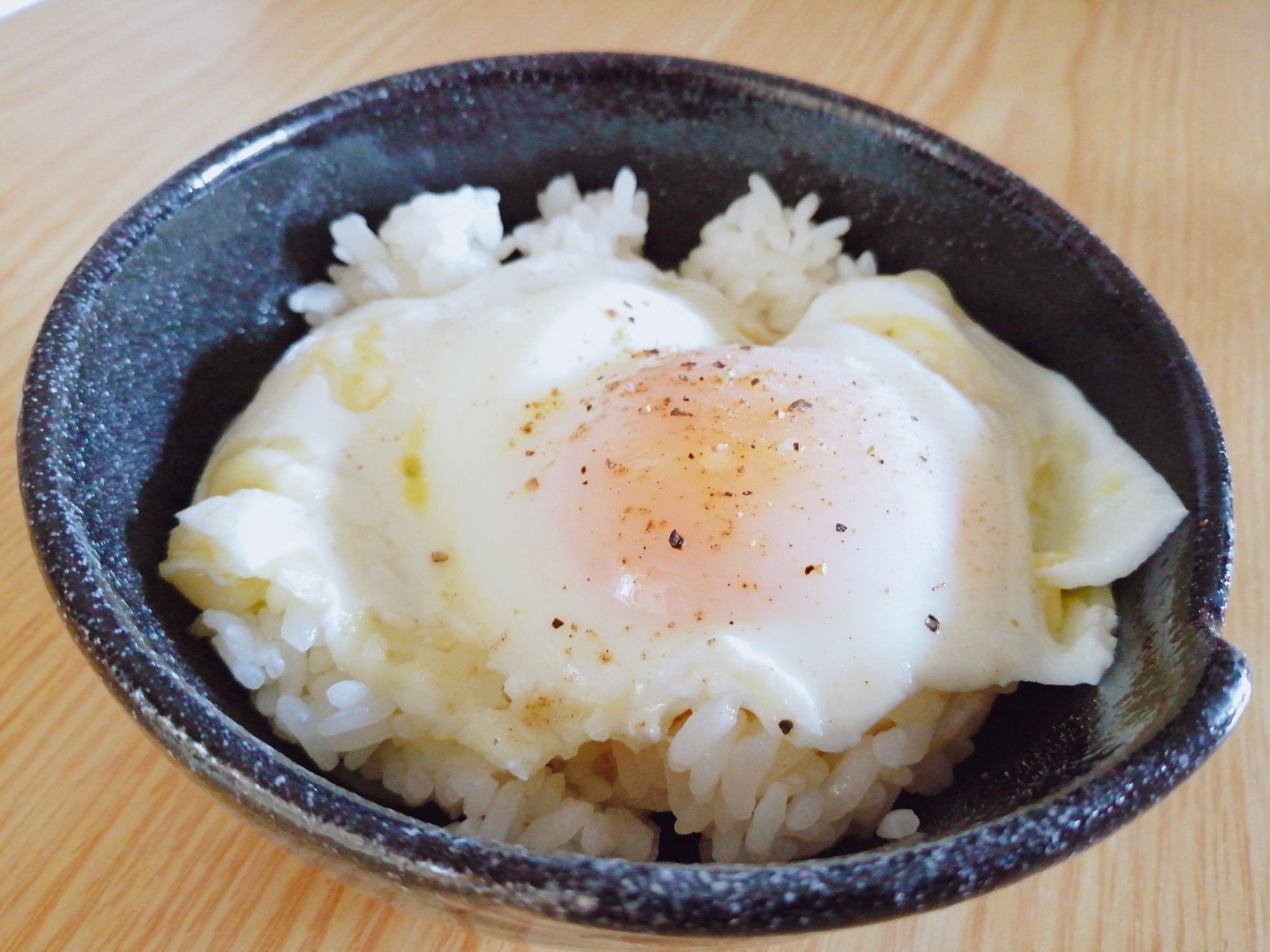 チーズ目玉焼き丼