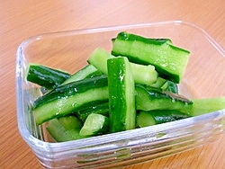 フリーザーバックで漬ける 簡単!きゅうりの浅漬け