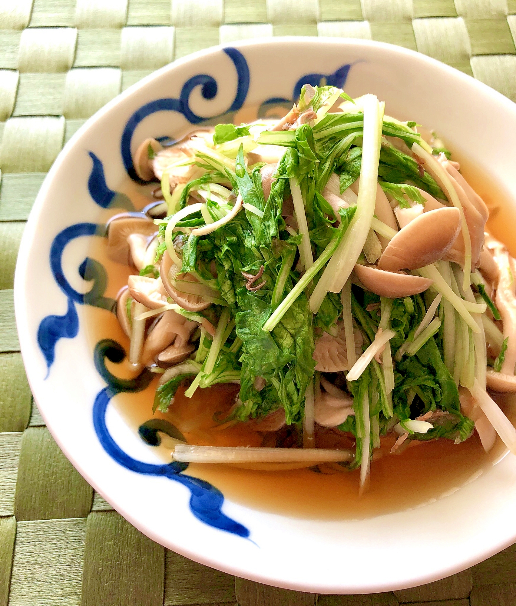 めんつゆで簡単夕飯！しめじと水菜の煮浸し