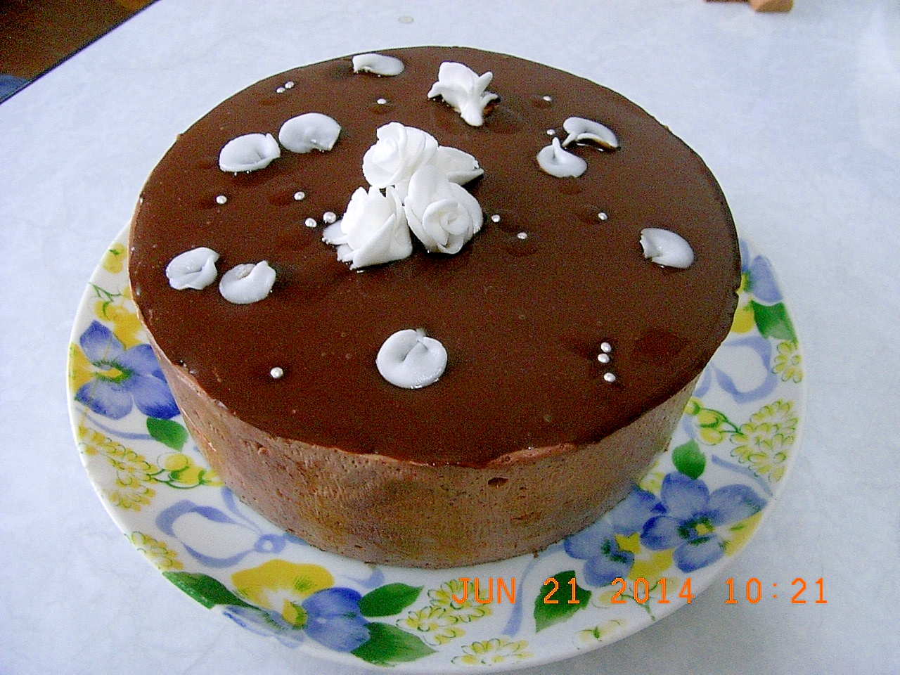 ラズベリー風味のチョコレートケーキ