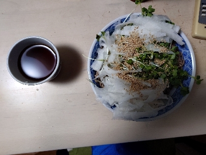 今日は大根そばを作りました。同じ麺類と言う事で作ったよレポートを送らせて頂きました。