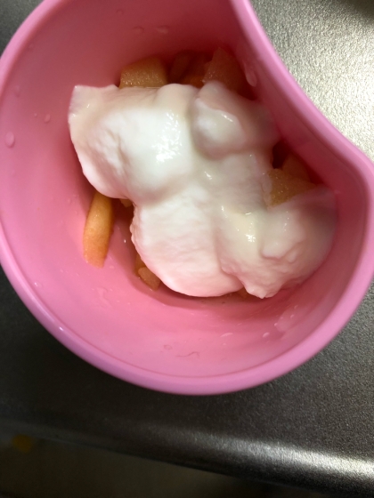 3分で完成！離乳食 中期・後期 りんごヨーグルト