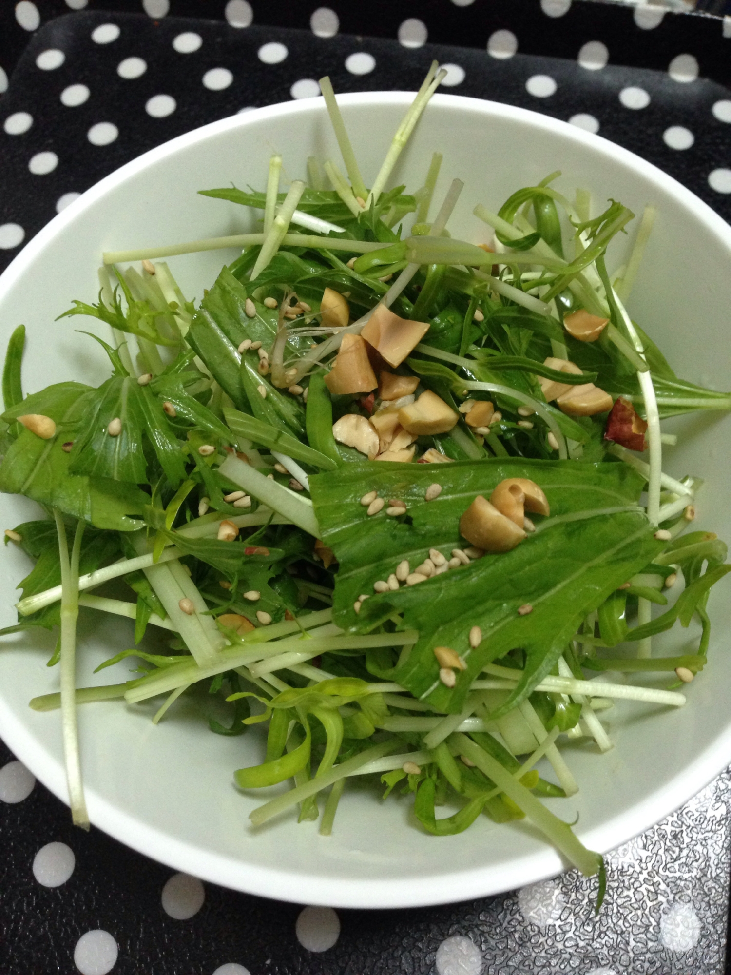 空心菜の新芽と水菜のさっぱりサラダ